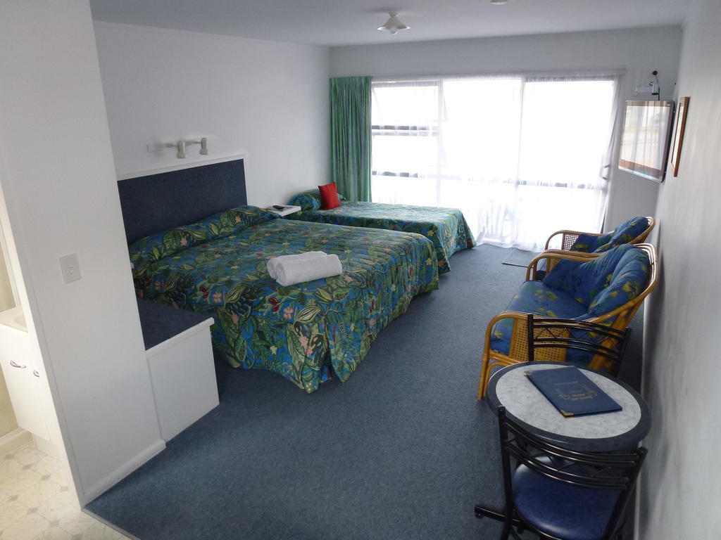 Mana-Nui Motel Whitianga Room photo