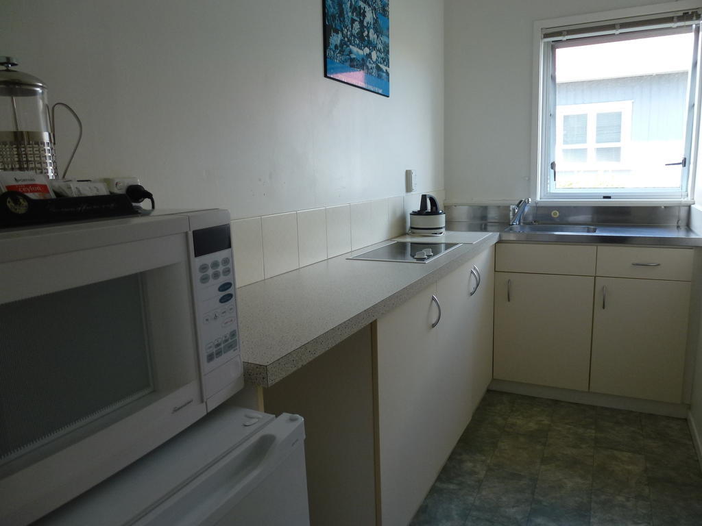Mana-Nui Motel Whitianga Room photo