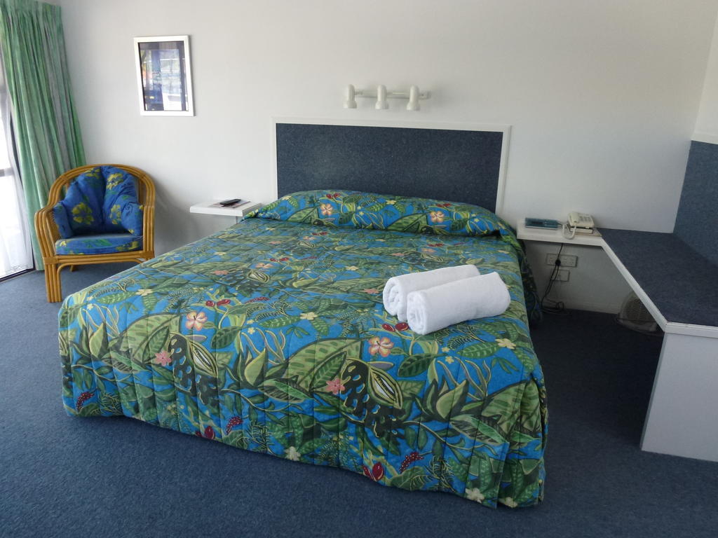 Mana-Nui Motel Whitianga Room photo
