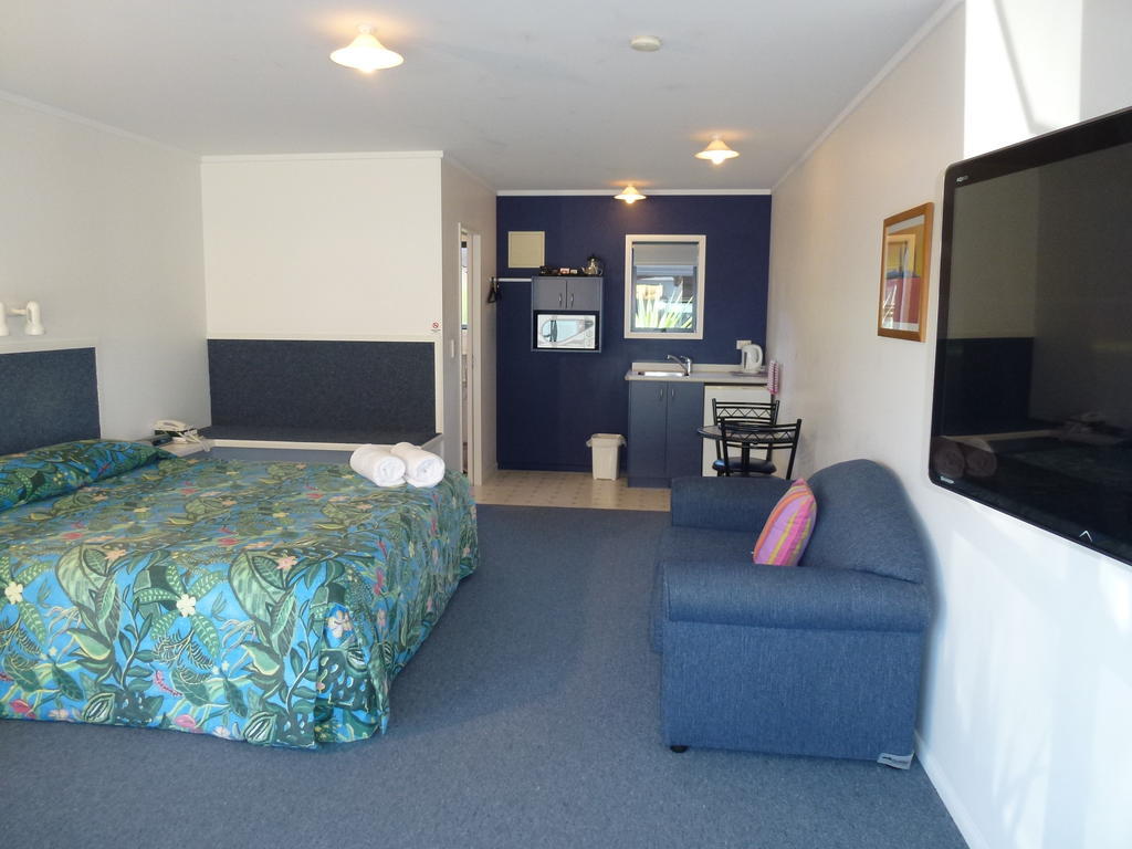 Mana-Nui Motel Whitianga Room photo